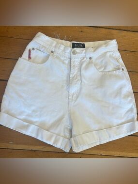 vintage b.u.m. equipment Shorts White High Waisted With Cuff Size 9